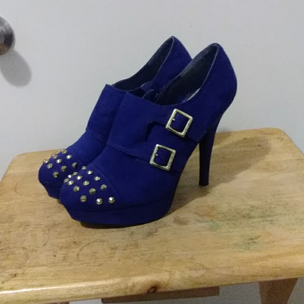 Dress Shoes/Heels